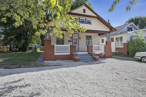 823 Monroe AVE, Evansville, IN 47713