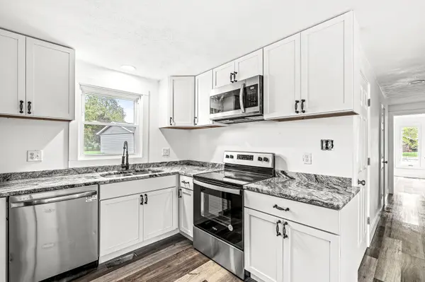 1212 Hickory DR, Shelbyville, IN 46176