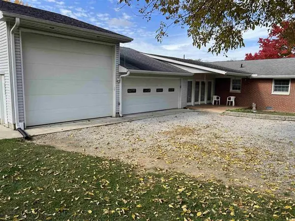 2305 E Riggin RD, Muncie, IN 47303