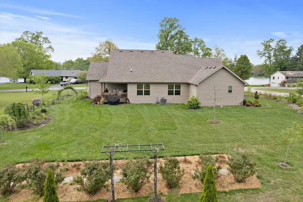 220 N Lakeside DR, Madison, IN 47250