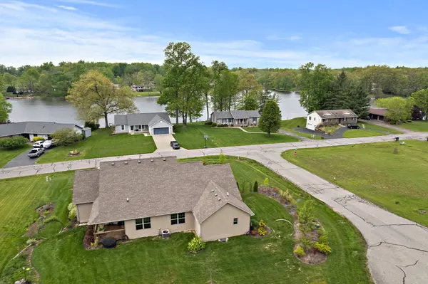 220 N Lakeside DR, Madison, IN 47250