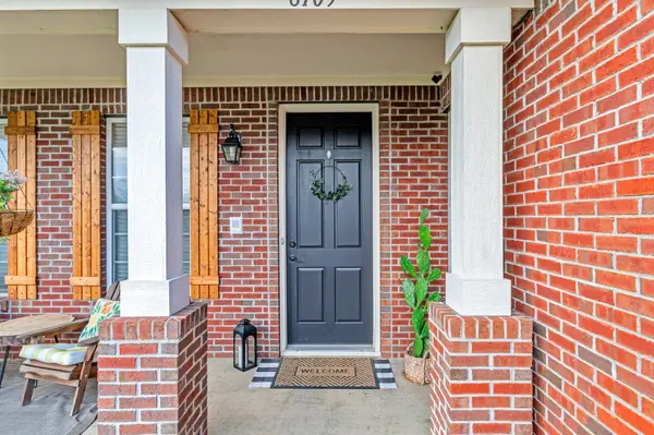 8109 Cole Wood BLVD, Indianapolis, IN 46239
