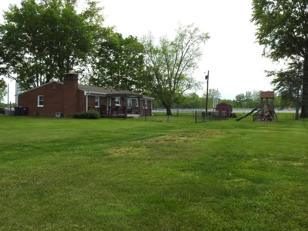 5698 Steven DR, Greenwood, IN 46142