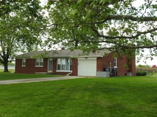 5698 Steven DR, Greenwood, IN 46142