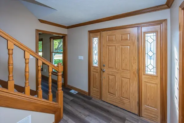 146 Yorkshire BLVD E, Cumberland, IN 46229