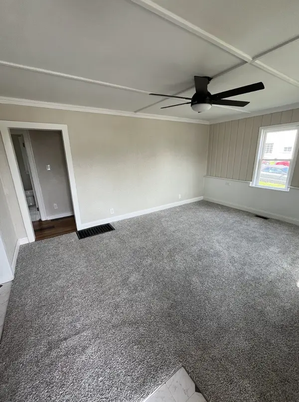 228 E 29th ST, Anderson, IN 46016