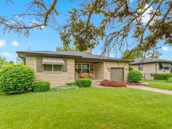 1107 N Lesley AVE, Indianapolis, IN 46219