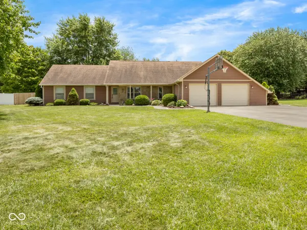 8029 W Twilight DR, Fairland, IN 46126