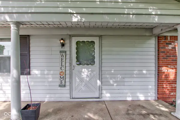 7424 McFarland RD, Southport, IN 46227