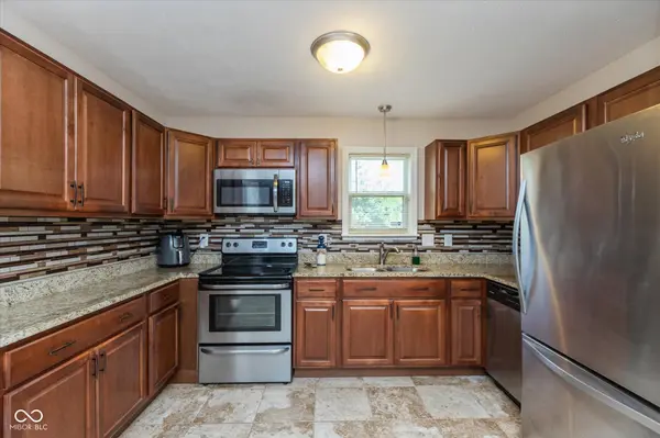 6533 Crandall CIR, Indianapolis, IN 46260