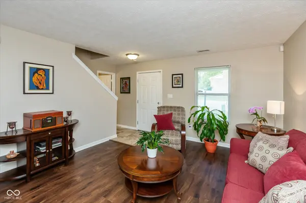 6533 Crandall CIR, Indianapolis, IN 46260