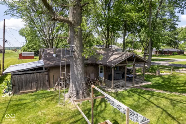 4865 W Oak DR, New Palestine, IN 46163