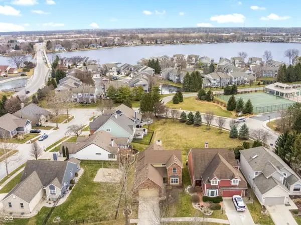 232 Chamberlain CIR, Noblesville, IN 46062