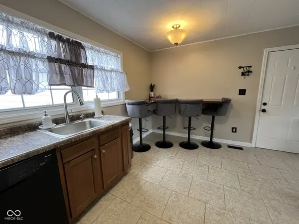 416 Vehslage RD, Seymour, IN 47274