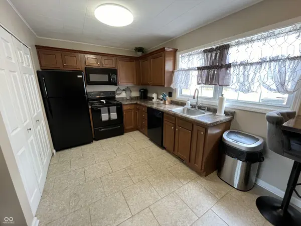 416 Vehslage RD, Seymour, IN 47274