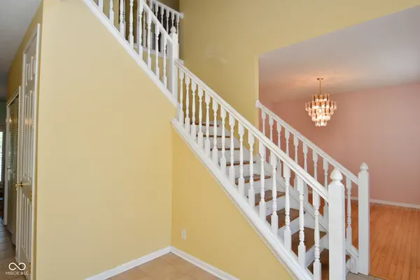 8476 Thorn Bend DR, Indianapolis, IN 46278