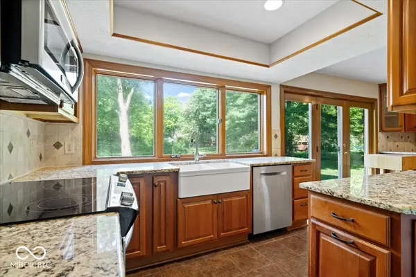 8144 Groton LN, Indianapolis, IN 46260