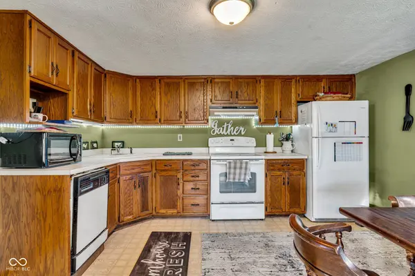 9433 W Us Highway 50, Medora, IN 47260