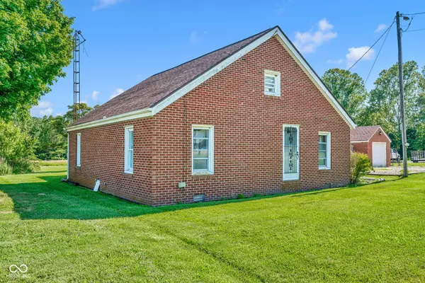 9433 W Us Highway 50, Medora, IN 47260