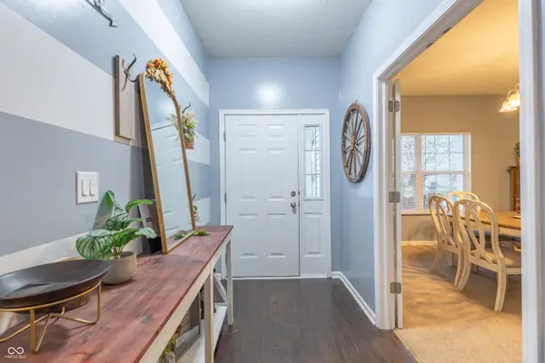 2534 Cedarmill DR, Franklin, IN 46131