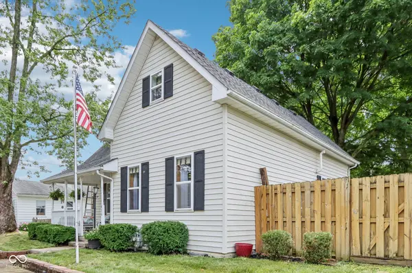 416 School ST, Greenfield, IN 46140