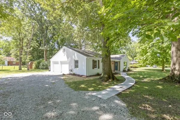 4121 Glencairn LN, Indianapolis, IN 46226