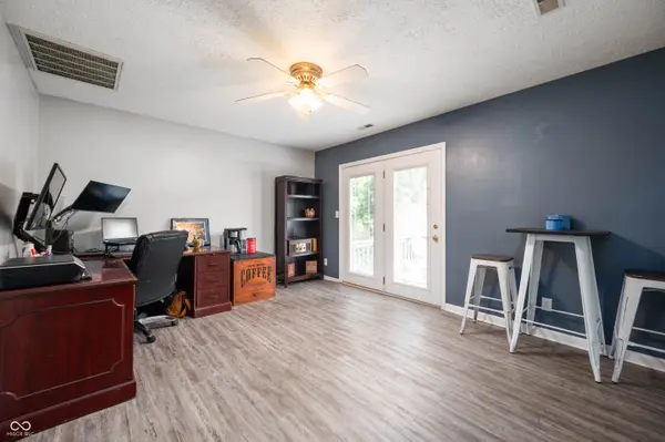 916 Highland DR, Shelbyville, IN 46176