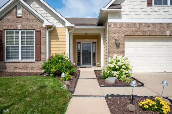9402 Whisper Bend DR, Indianapolis, IN 46278