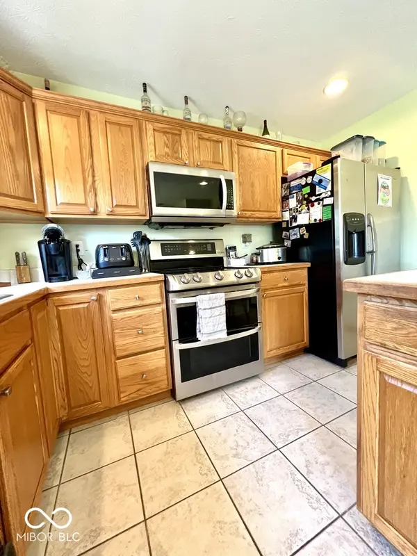 1640 Brookview DR, Brownsburg, IN 46112