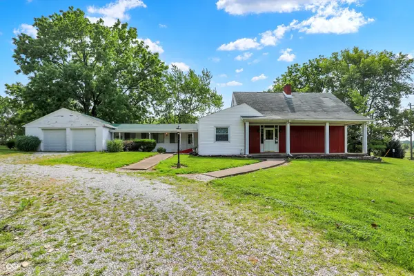 1034 E Morris AVE, Shelbyville, IN 46176