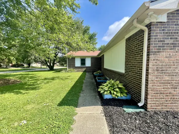 609 San Carlos DR, Greenwood, IN 46142