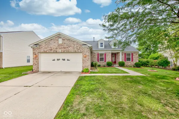 5707 Grassy Bank DR, Indianapolis, IN 46237