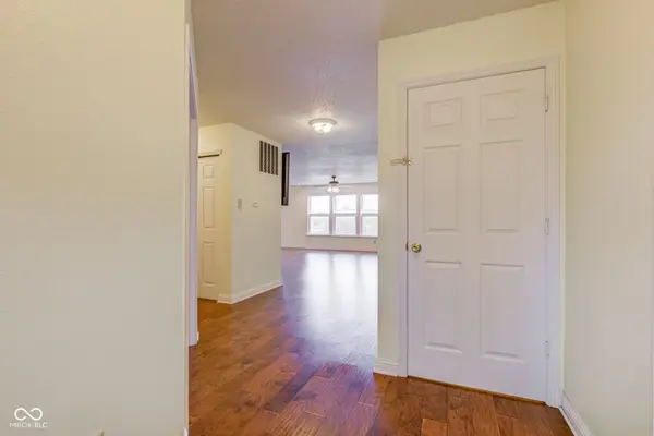 5707 Grassy Bank DR, Indianapolis, IN 46237