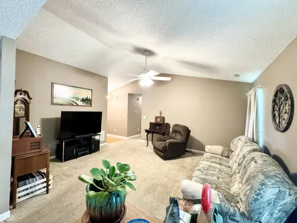 1850 Windy Hill LN, Indianapolis, IN 46239
