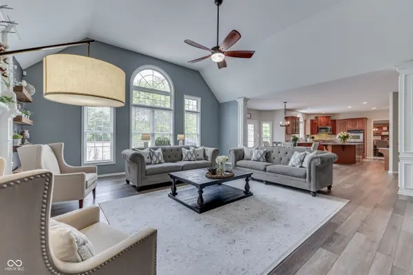784 Silverleaf DR, Greenwood, IN 46143