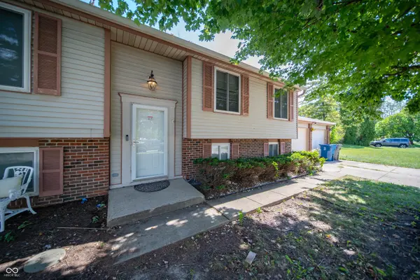 8307 Castle Farms RD, Indianapolis, IN 46256