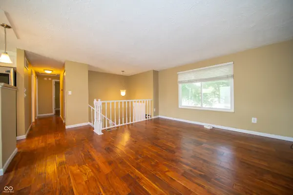 8307 Castle Farms RD, Indianapolis, IN 46256