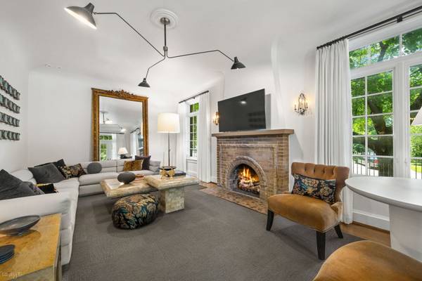 3045 W ARDMORE AVE, Chicago, IL 60659