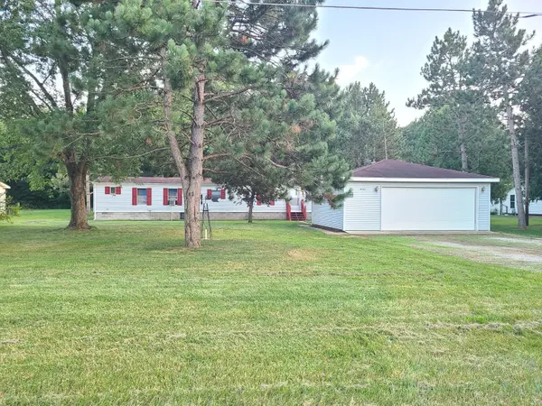 4381 Hawthorn RD, Wheatfield, IN 46392