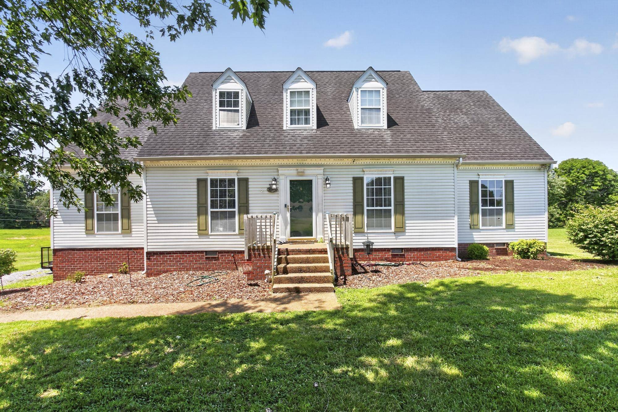 2558 S Mount Pleasant Rd, Greenbrier, TN 37073