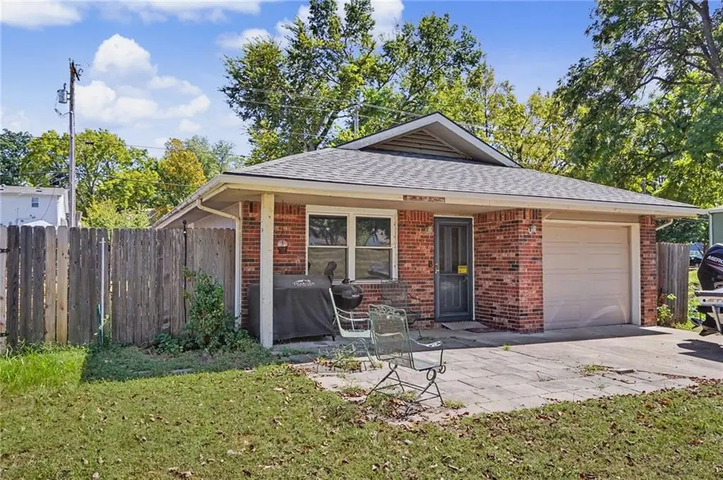 1014 Locust ST, Eudora, KS 66025