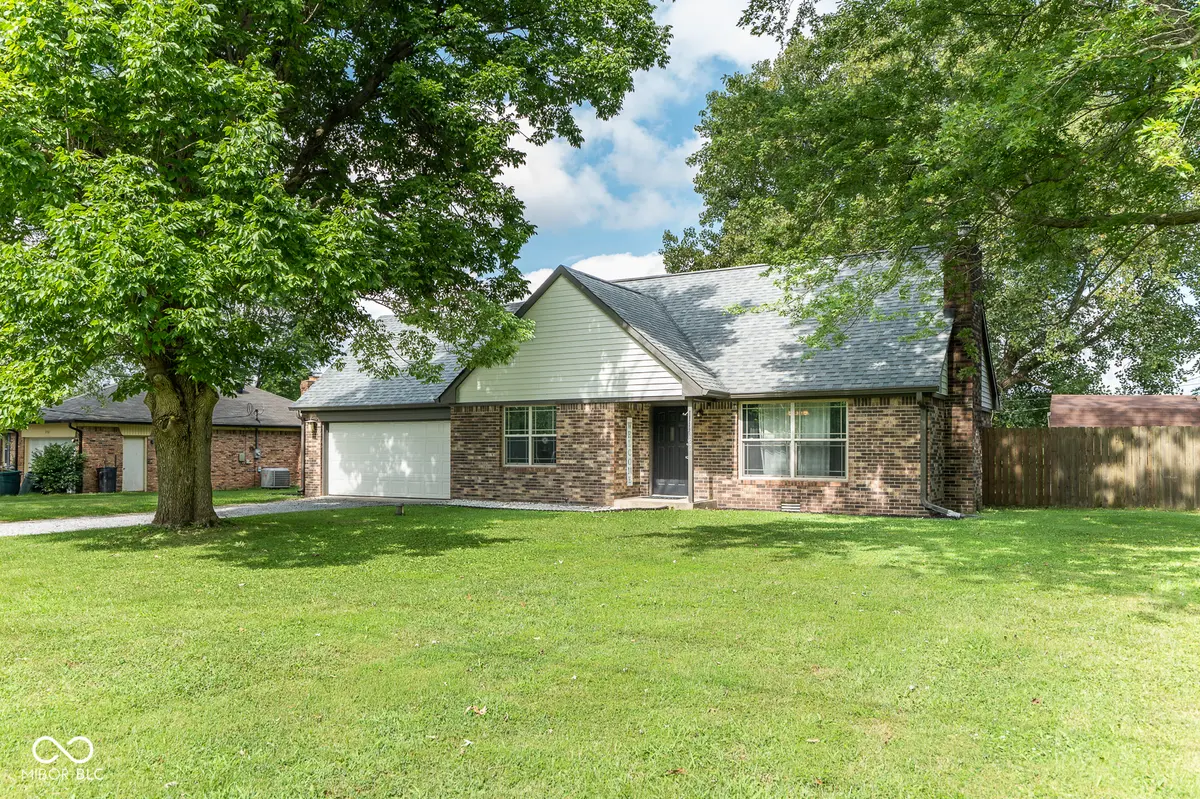 8768 Tracy DR, Clayton, IN 46118