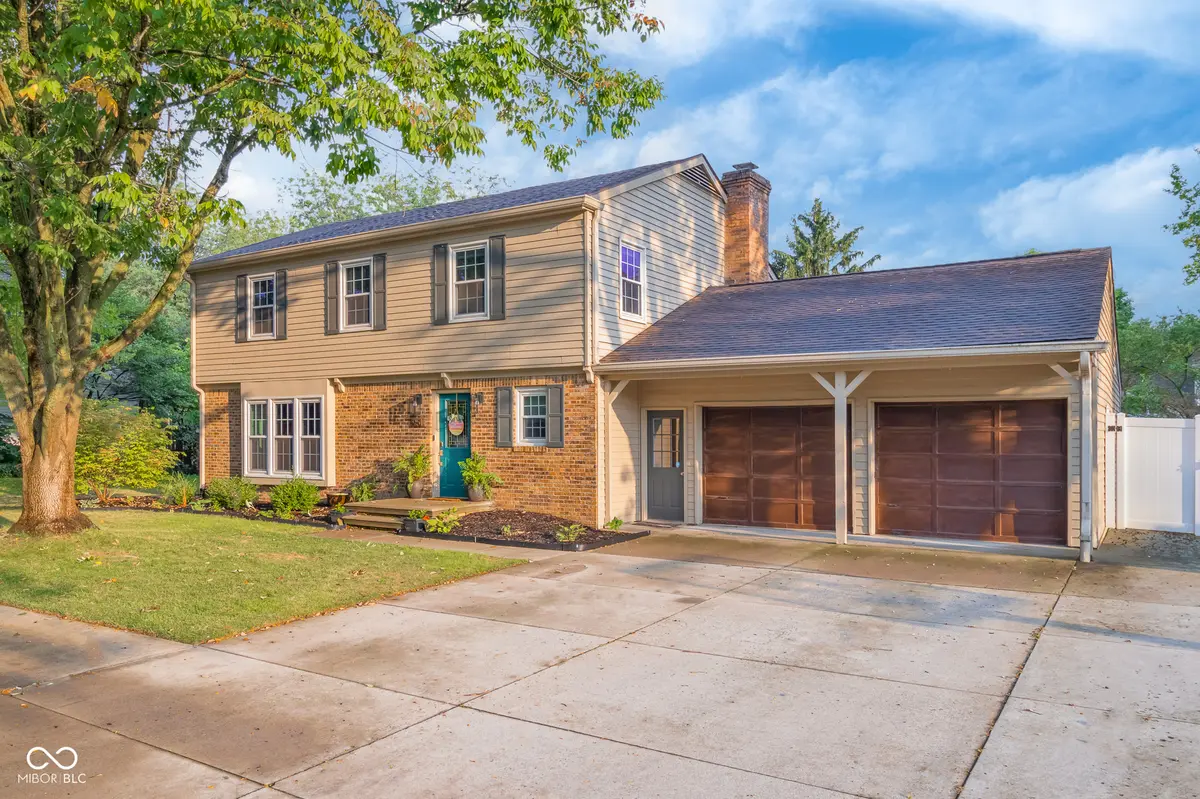 951 Parkside DR, Columbus, IN 47203