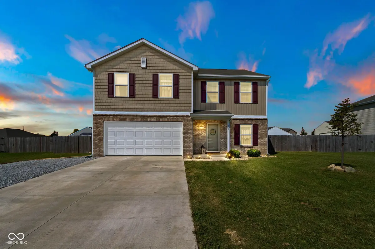 375 Michael DR, Atlanta, IN 46031