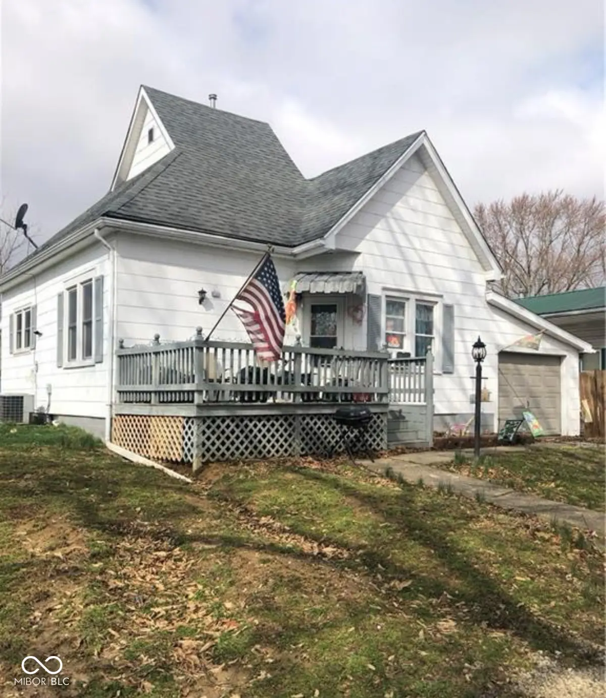 915 Cleveland ST, Bicknell, IN 47512