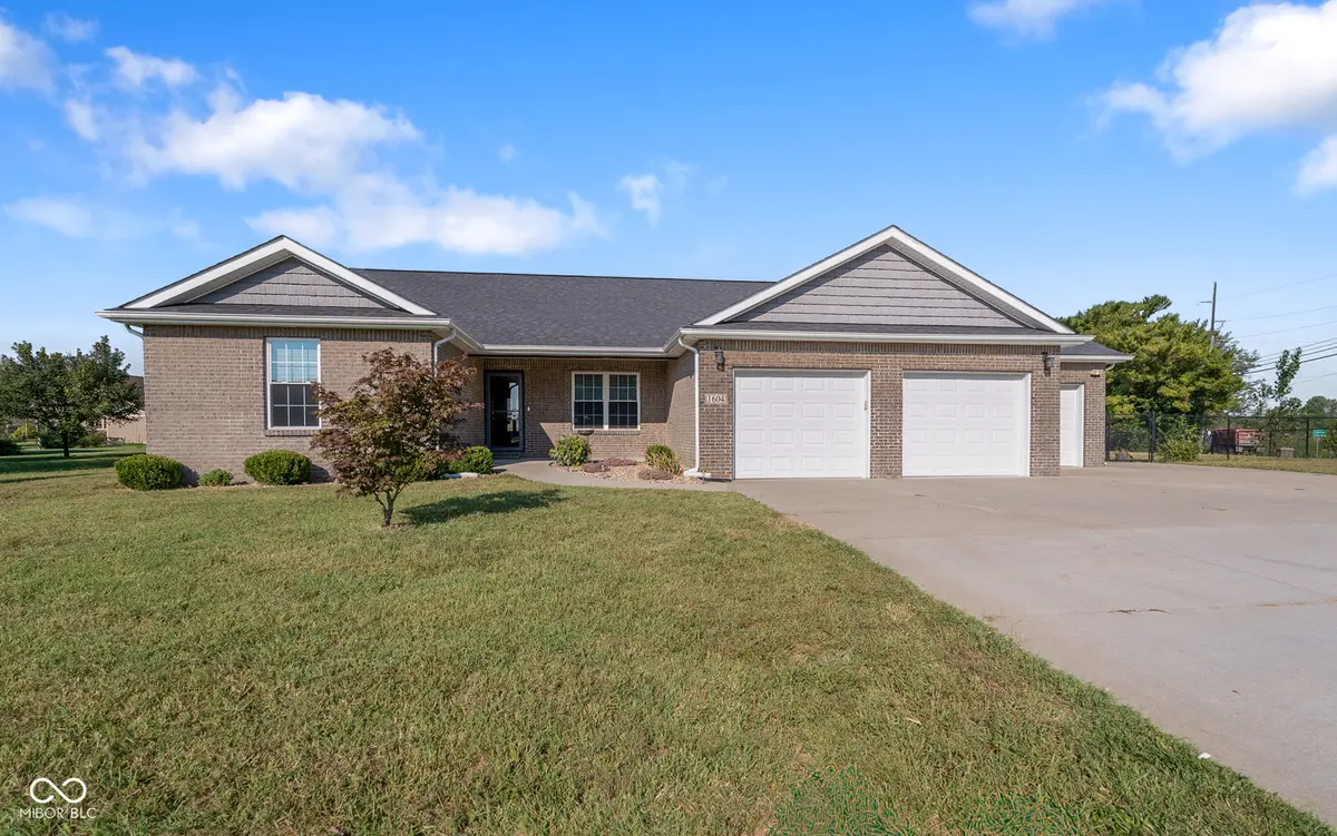 1604 E Bell Ford DR, Seymour, IN 47274