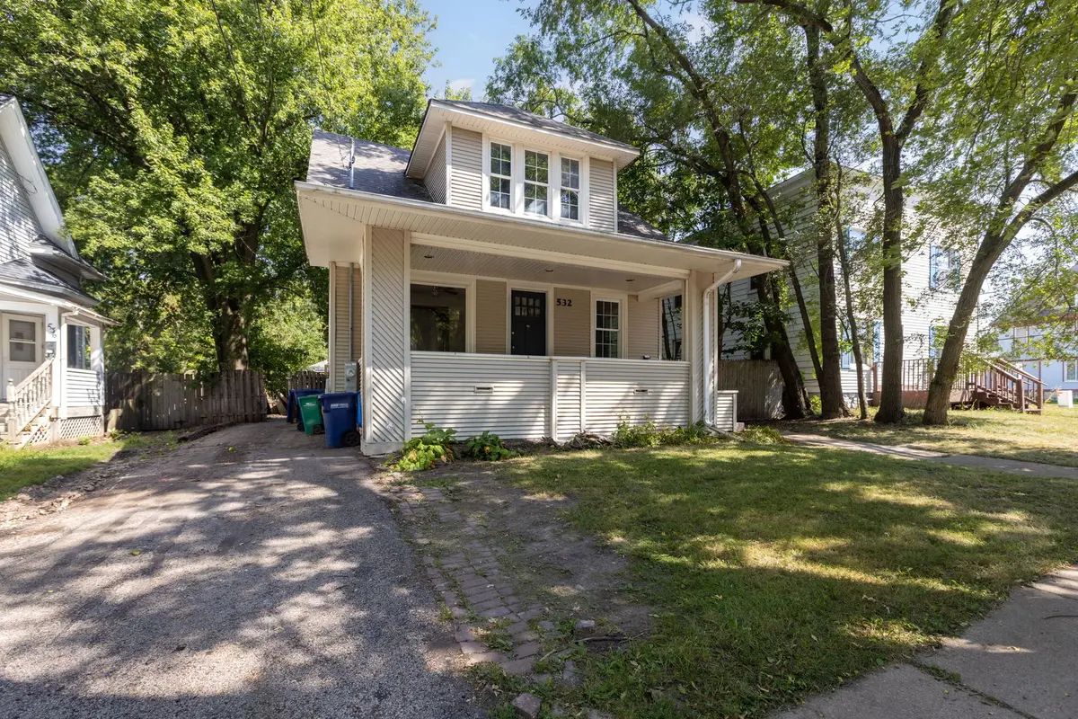 532 N 7th ST, Dekalb, IL 60115