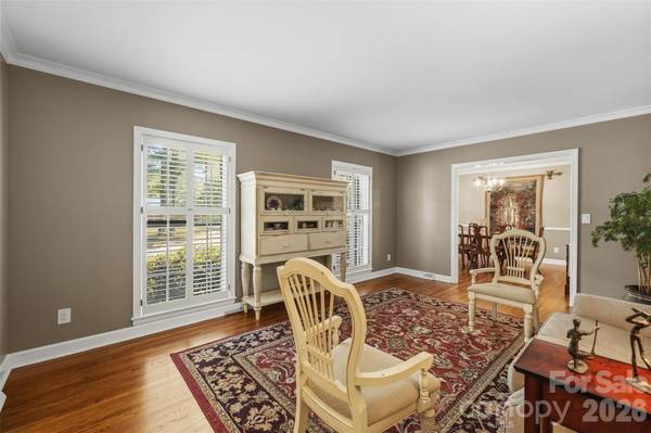 1009 Bearmore DR, Charlotte, NC 28211