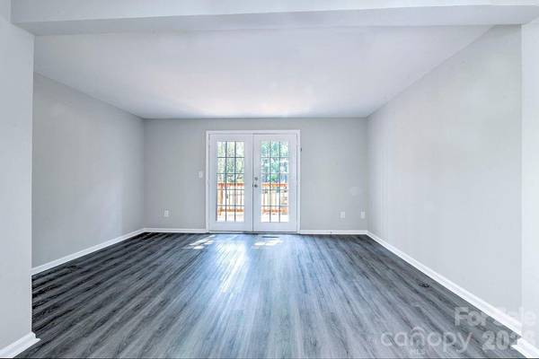 9604 Vinca CIR, Charlotte, NC 28213