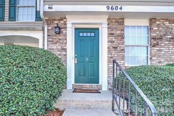 9604 Vinca CIR, Charlotte, NC 28213